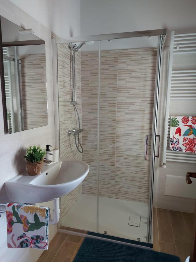 Bnbook Casa Dei Peschi - Lago Di Monate Cadrezzate Екстериор снимка
